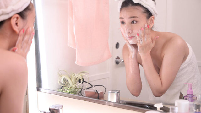 Lỡ tầu xong địt em đồng nghiệp Minami Hatsukawa xinh gái khi về muộn